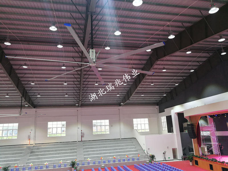 鋼結(jié)構(gòu)廠房通風(fēng)降溫方案、廠房車間通風(fēng)降溫方案、大型工業(yè)風(fēng)扇、物流倉儲大風(fēng)扇、大吊扇、工業(yè)風(fēng)扇、廠房車間降溫設(shè)備、廠房車間通風(fēng)設(shè)備、車間溫控設(shè)備、工業(yè)大吊扇、工業(yè)大風(fēng)扇、工業(yè)節(jié)能風(fēng)扇、湖北瑞兆偉業(yè)通風(fēng)降溫科技有限公司