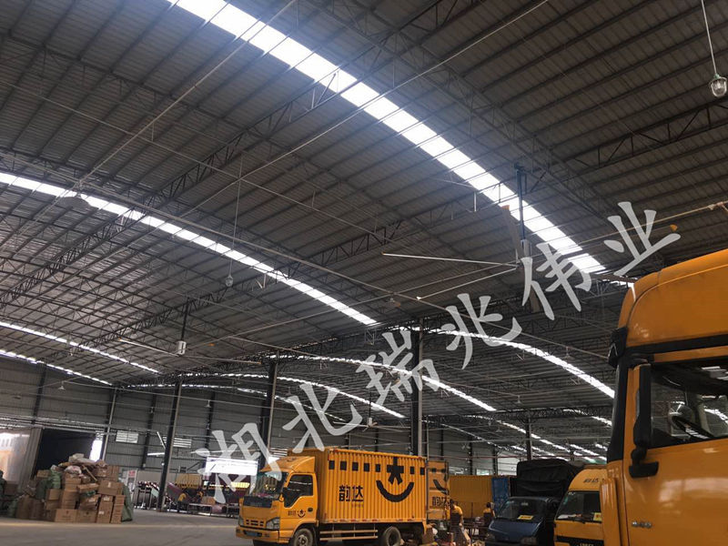 大型工業(yè)風(fēng)扇、工業(yè)大吊扇、工業(yè)大風(fēng)扇、工業(yè)節(jié)能風(fēng)扇、廠房車間通風(fēng)設(shè)備