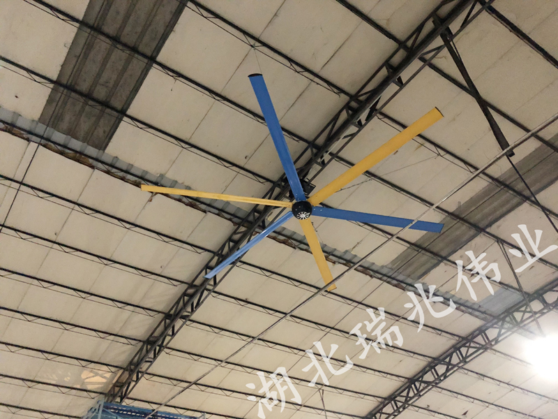 大型工業(yè)吊扇、廠房通風(fēng)降溫、瑞泰風(fēng)工業(yè)大吊扇、湖北瑞兆偉業(yè)