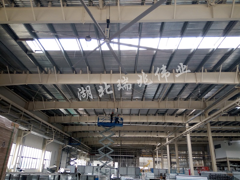 瑞泰風(fēng)工業(yè)大風(fēng)扇，工業(yè)大風(fēng)扇，瑞泰風(fēng)大型工業(yè)風(fēng)扇，高大廠房降溫通風(fēng)，廠房降溫通風(fēng)改善方案