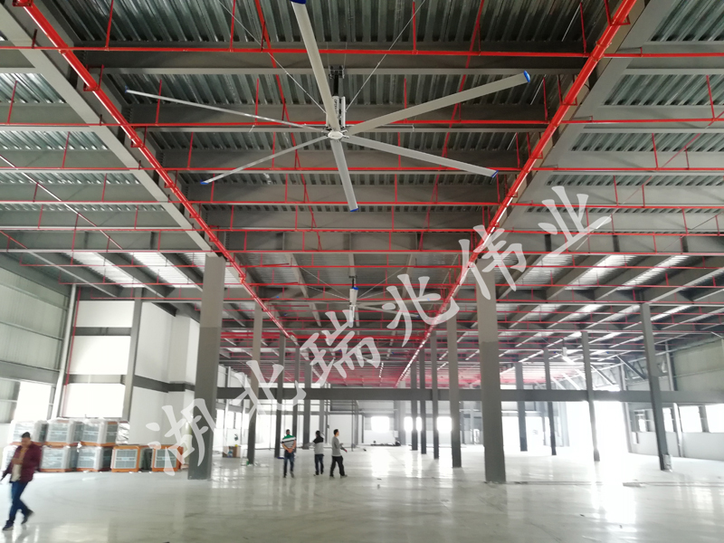 瑞泰風工業(yè)大吊扇，是您調(diào)節(jié)廠房空氣必備的好幫手！一年四季皆可用！