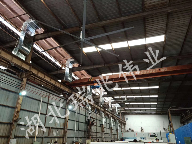 瑞泰風(fēng)大型工業(yè)風(fēng)扇是高大廠房車間夏季通風(fēng)降溫的必備神器！