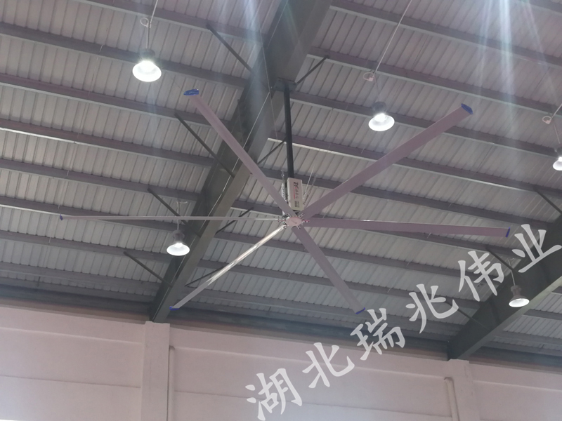 工廠通風降溫，湖北瑞泰風工業(yè)大風扇為您送清涼！