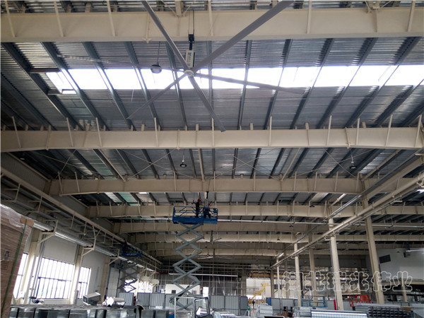 1000m2大型廠房降溫通風(fēng)，推薦采用瑞泰風(fēng)扇機(jī)組合