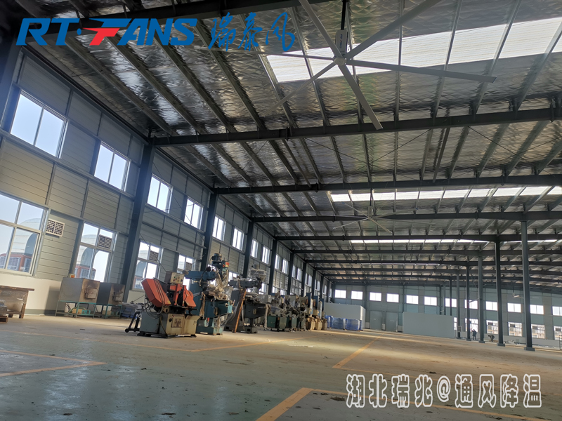 高大型鋼構(gòu)廠房通風(fēng)降溫很重要，不信你來看看